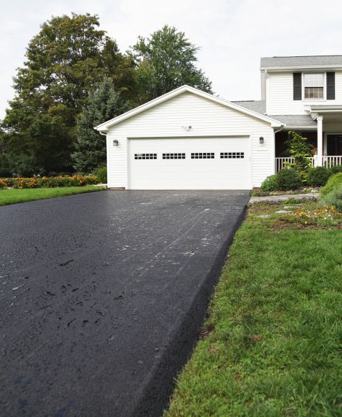 Blacktop Driveway Paving in Baytown