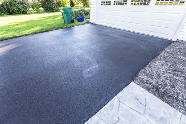 Blacktop Driveway Service in Baytown